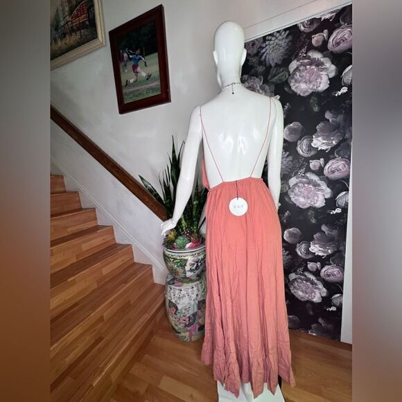 New S/W/F Fly Dress - Picture 3 of 4